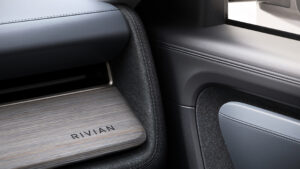 Детальная информация о Rivian R2