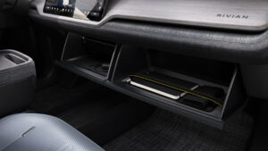 Хранилище Rivian R2 для хранения данных.