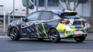 Vauxhall Corsa GSE - задняя под углом.