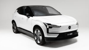 Volvo EX30 Cargo - front 3/4