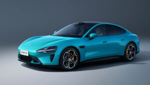 Xiaomi SU7 - передняя четверть.