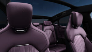 Xiaomi SU7 - сиденья.