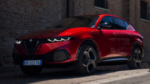 Alfa Romeo Tonale - передняя статическая установка.