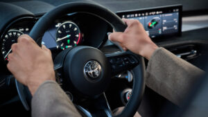 Alfa Romeo Tonale - рулевое колесо