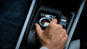 Alfa Romeo Tonale - элементы управления.