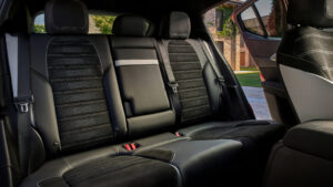 Alfa Romeo Tonale - задние сиденья.