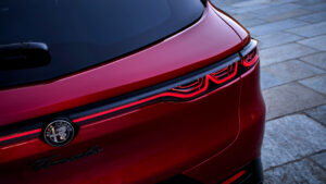 Alfa Romeo Tonale - задний фонарь.