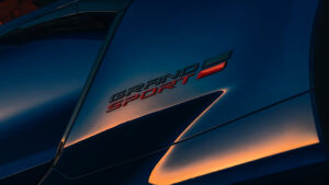 Шевроле Корвет Гранд-Спорт - значок Chevrolet Corvette Grand Sport.