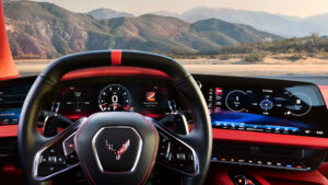 Chevrolet Corvette Grand Sport - взгляд водителя на автомобиль.