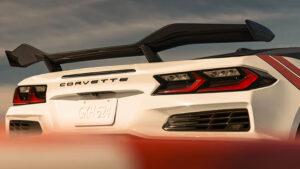 Chevrolet Corvette Grand Sport X - задний спойлер.