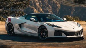 Chevrolet Corvette Grand Sport X - передний 3/4 белый.