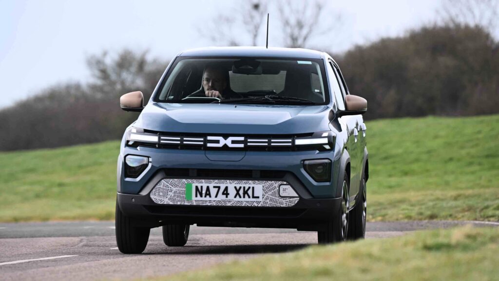 Dacia Spring - front cornering