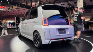 Хонда Супер-Н - задняя 3/4 Джордан Катсианис