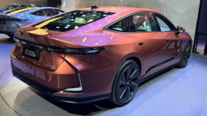 Lexus ES Shanghai 2025 - задняя часть