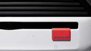 MINI x Vagabund - значок Вагабунда.