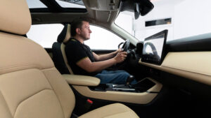 Mazda CX-5 - Шейн Уилкинсон на приборной панели.