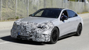 Мерседес C-класс Электрический - серый передний 3/4