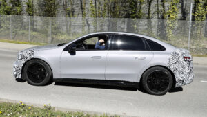 Мерседес C-класс Электрический - серый боковой профиль.