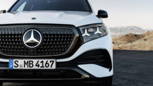 Mercedes GLE - передний фонарь.