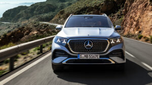 Мерседес GLE - полная передняя часть.