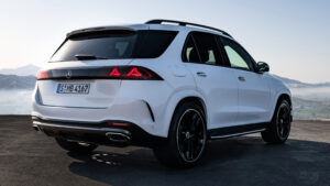 Mercedes GLE - задние статические сигналы.