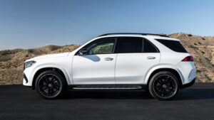 Mercedes GLE - боковые статические сигналы.