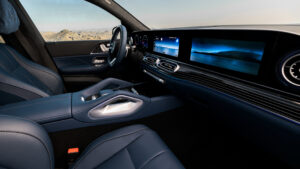 Mercedes GLE - передние сиденья.