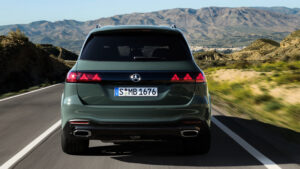 Мерседес GLS facelift - полная задняя часть.