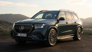 Mercedes GLS facelift - передняя статическая установка.