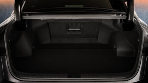 Новый 2026 Lexus ES 350e - багажное пространство.