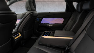 Новый 2026 Lexus ES 350e - задние сиденья.