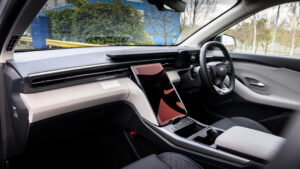 Новый Ford Explorer Van - приборная панель.