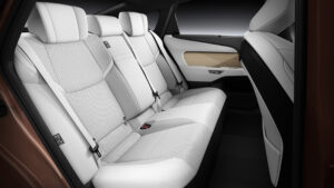 Lexus ES 350e - задние сиденья.