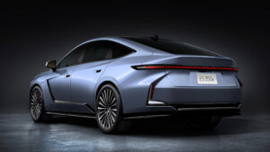 Lexus ES 350e - задняя часть