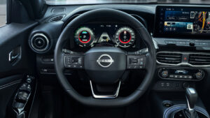 Nissan Juke Pulse Edition - приборная панель