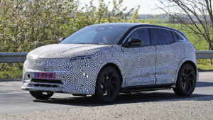 Renault Megane E-Tech Facelift - передние 3/4