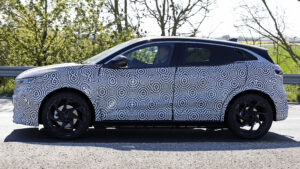 Renault Megane E-Tech Facelift - боковой профиль