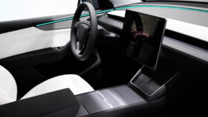 Tesla Model Y с подтяжкой лица - приборная панель.