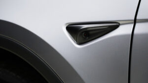 Tesla Model Y с подтяжкой лица - камера.