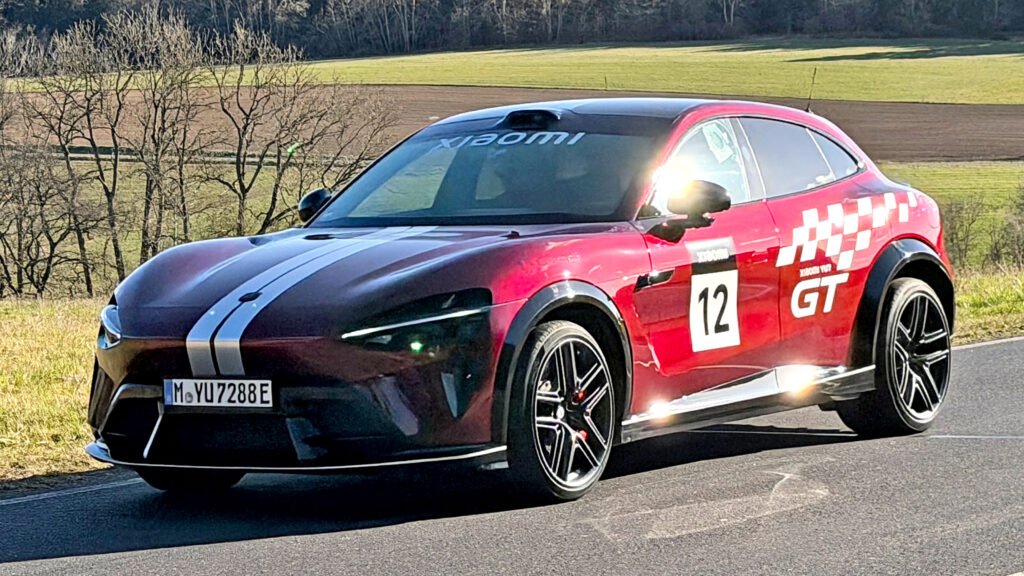 Xiaomi YU7 GT - front 3/4