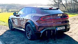 Xiaomi YU7 GT - задняя часть 3/4