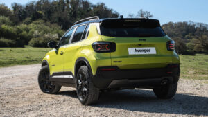 Jeep Avenger 4xe - задние статические сигналы