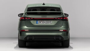Audi Q4 Sportback e-tron facelift - полная задняя часть.