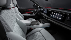 Audi Q9 - передние сиденья.