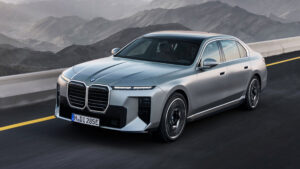 BMW i7 - переднее отслеживание.
