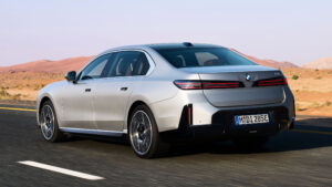 BMW i7 - rear