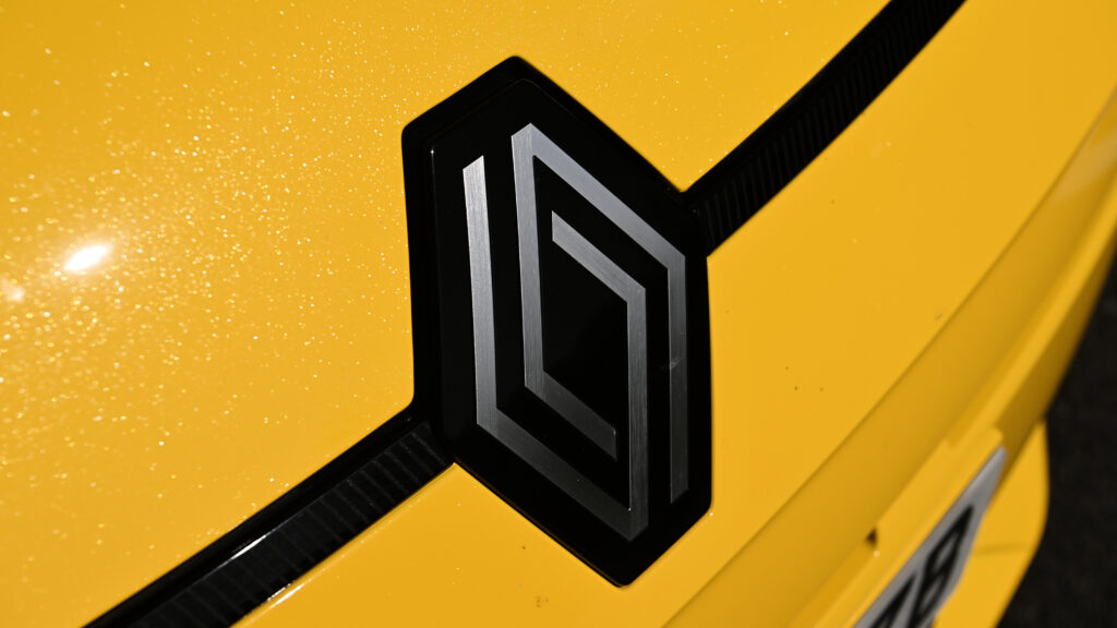 Electric car charging mega test - Renault logo