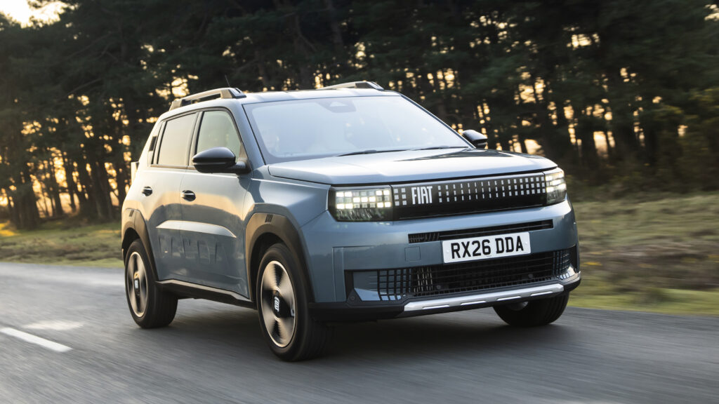 Fiat Grande Panda Hybrid in La Prima trim - front tracking