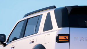 Freelander 8 - задняя деталь задней части.