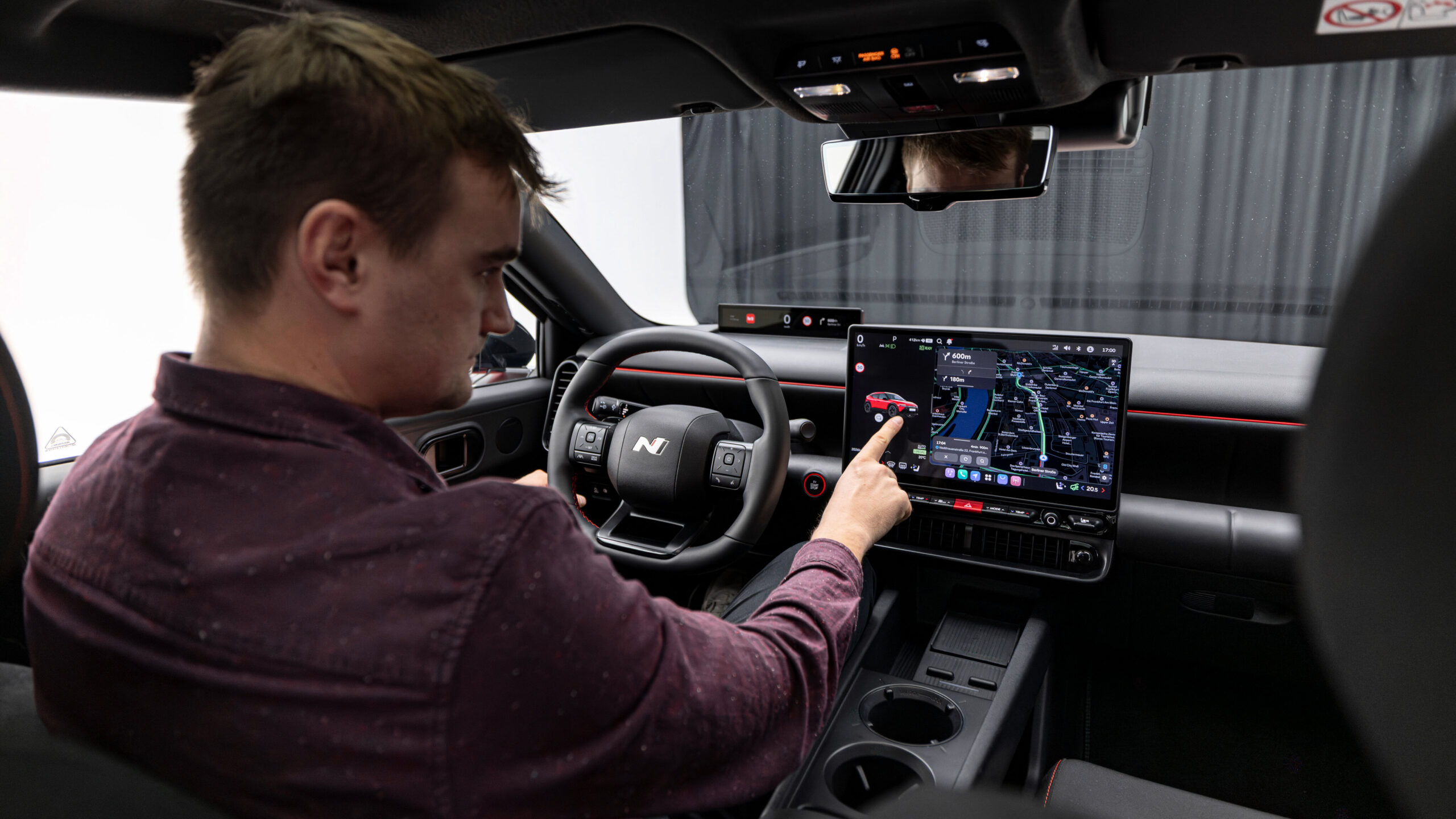 Аластер Крукс сидел в Hyundai Ioniq 3